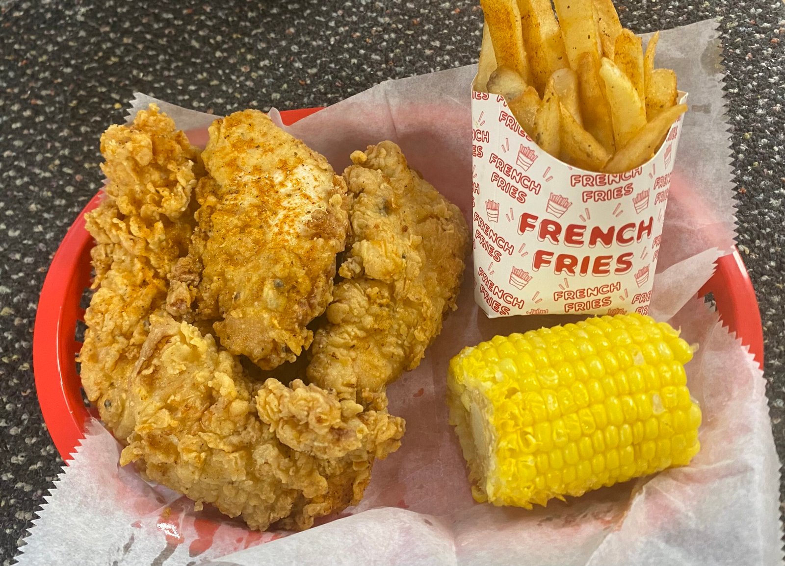 14PC TENDER ORIGINAL OR SPICY WITH 2 LARGE SIDES AND 5 BISCUITS